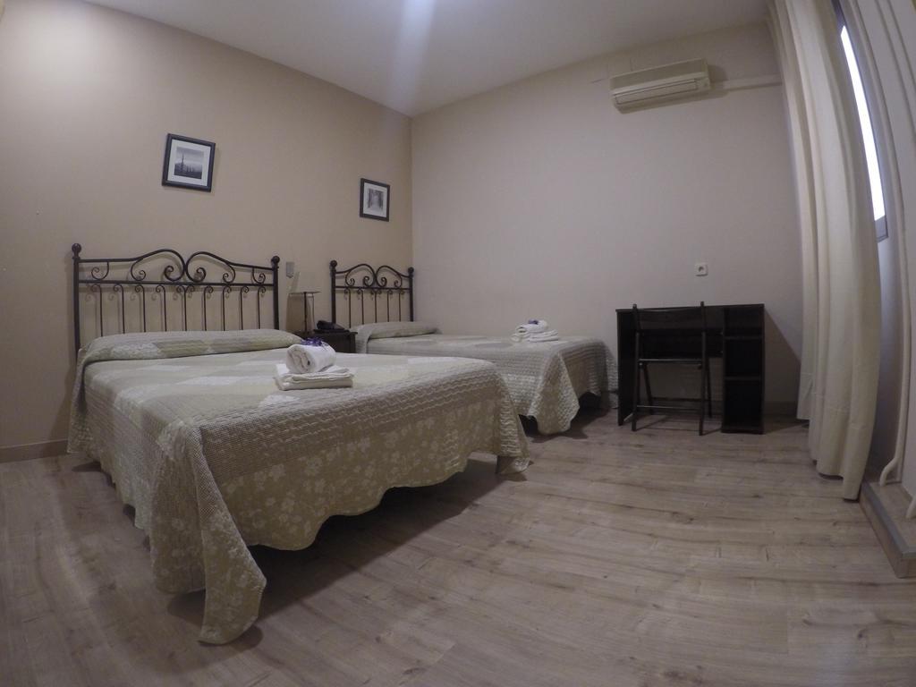 Camera Tripla