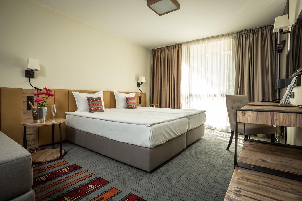 Chambre Double Supérieure - Vue sur Piste