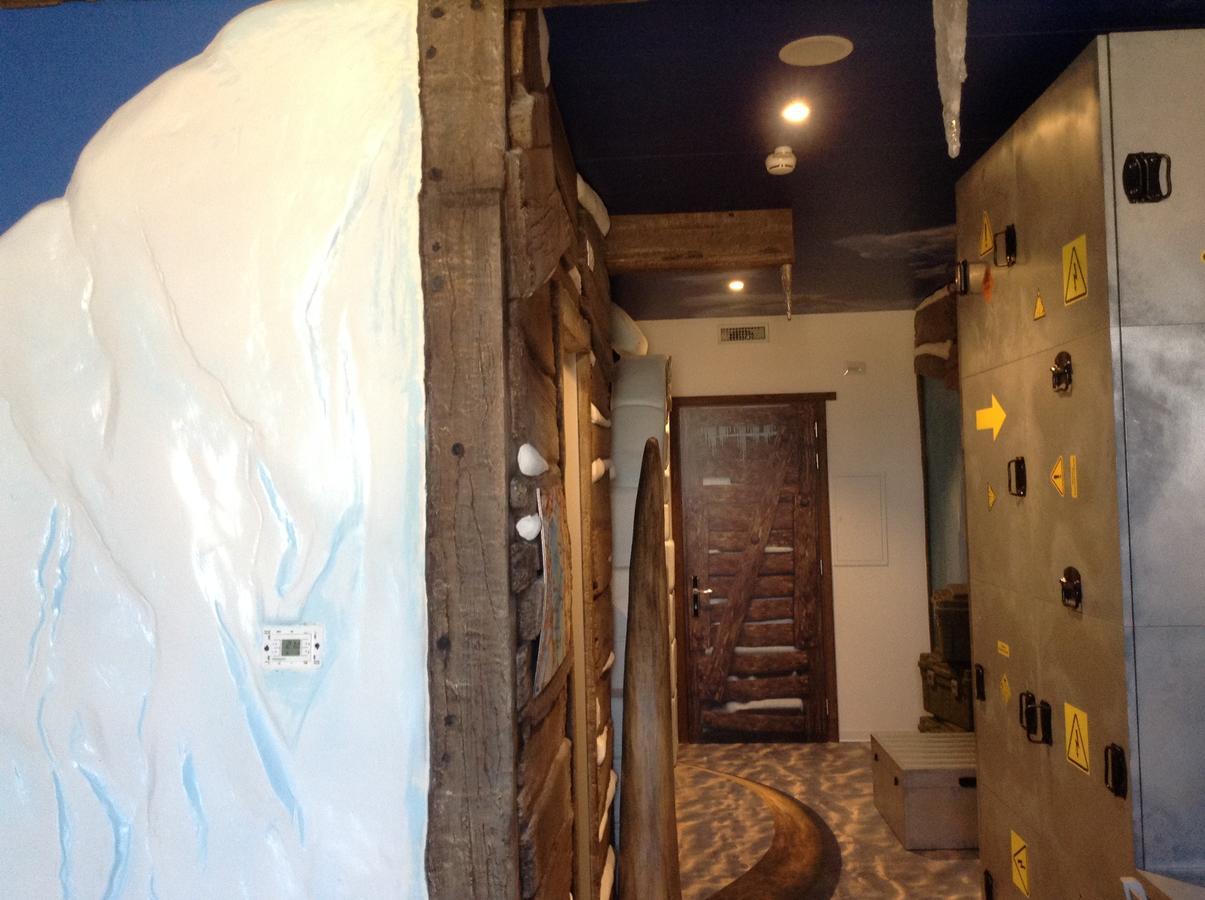 Arctic Standard Room
