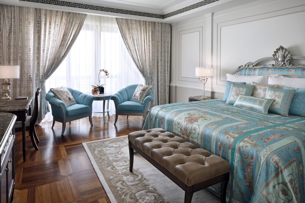 Premier Versace Room Creek View Guaranteed Upgrade to next room type 4pm Late Check-out subj to availability F&B excl Q's Brunch room dining Spa Buy 1 1 subj to availability valid until 30-09-2026 excl public holida