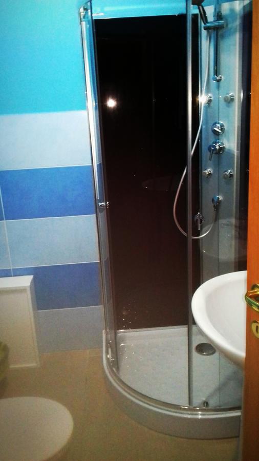 Executive Triple Room Private Bathroom,535274961:JPEG