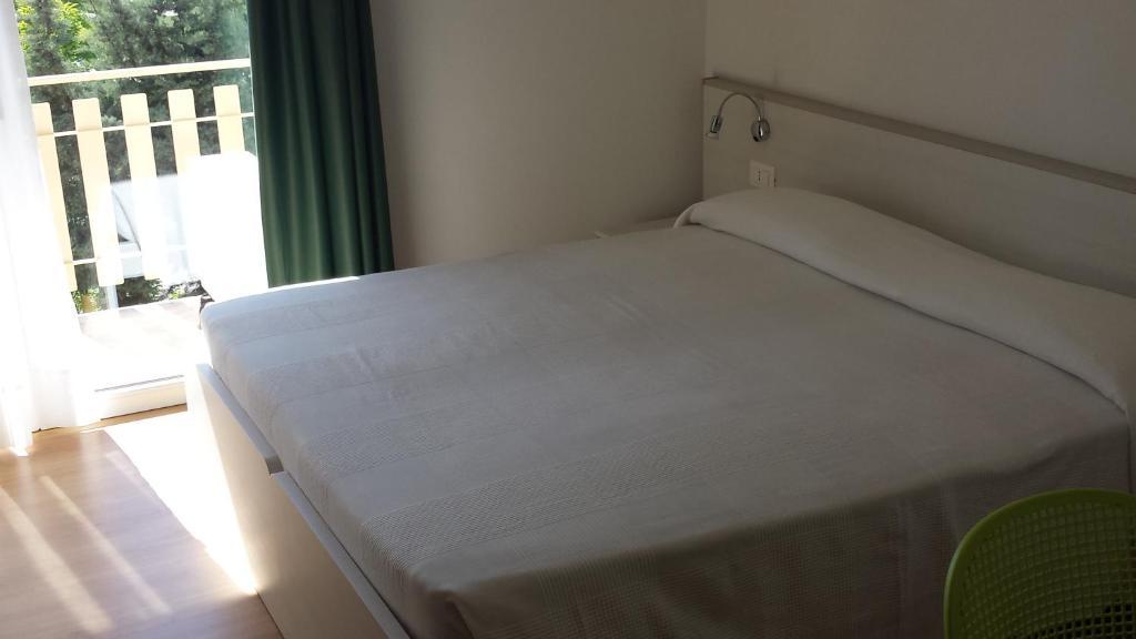 Doppel- oder Zweibettzimmer