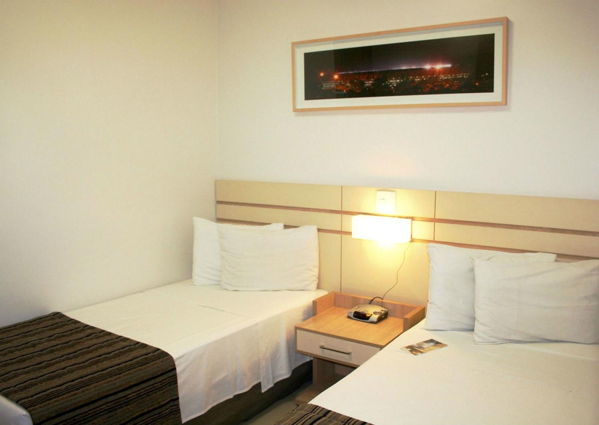 Quarto Luxo com 2 Camas de Solteiro