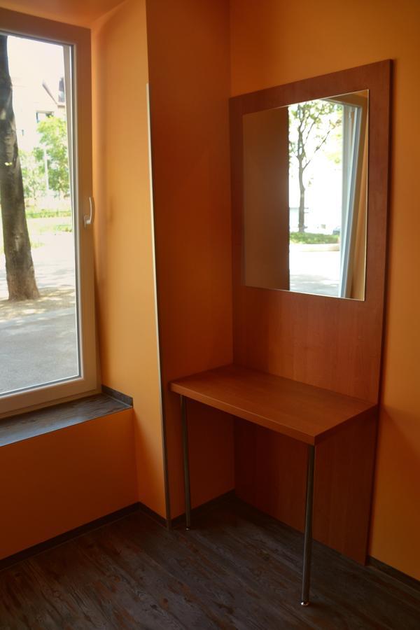 Tweepersoonskamer met Gedeelde Badkamer