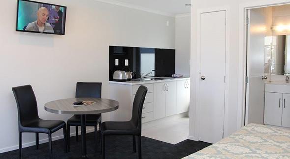 One-Bedroom Apartment,1330695440:JPEG