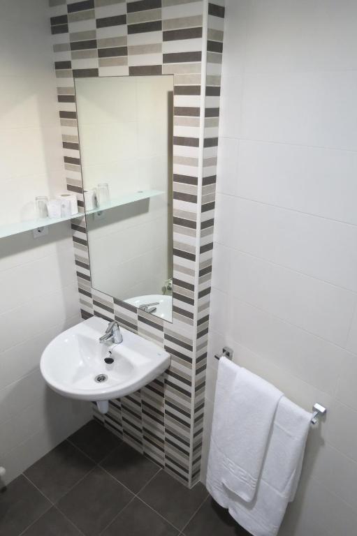Chambre Lits Jumeaux avec Salle de Bains Privative