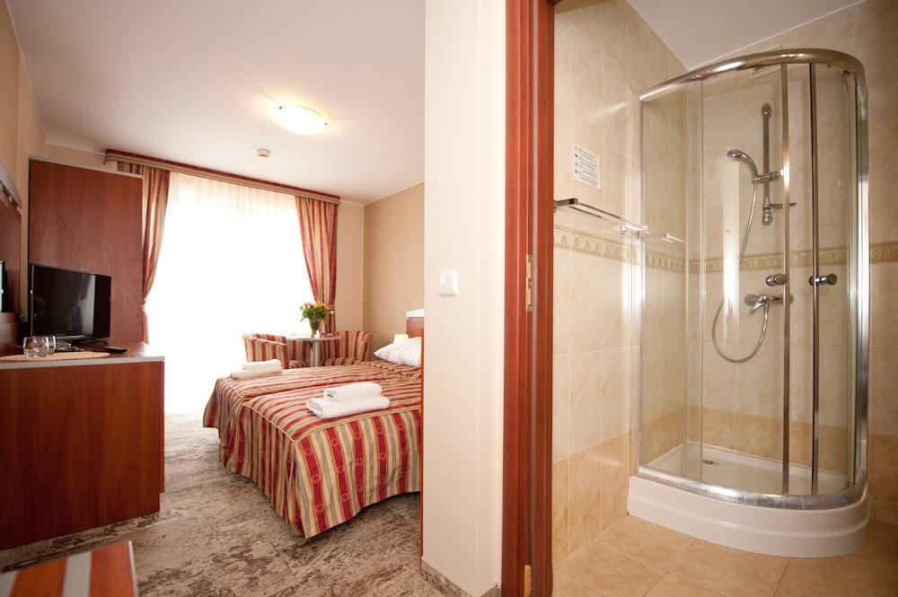 Double Room,1600265037:JPEG