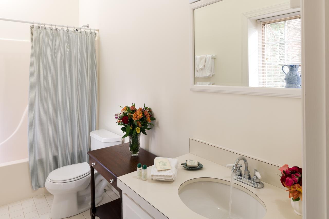 Queen Room with Balcony,639145737:JPEG