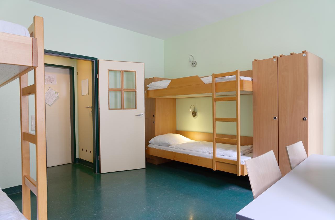 Bunk Bed 4-6 Bed Female Dormitory Room,655193496:JPEG