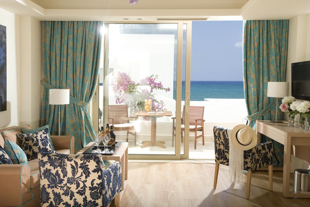 Suite mit Blick auf das Resort und Strand-Cabana
