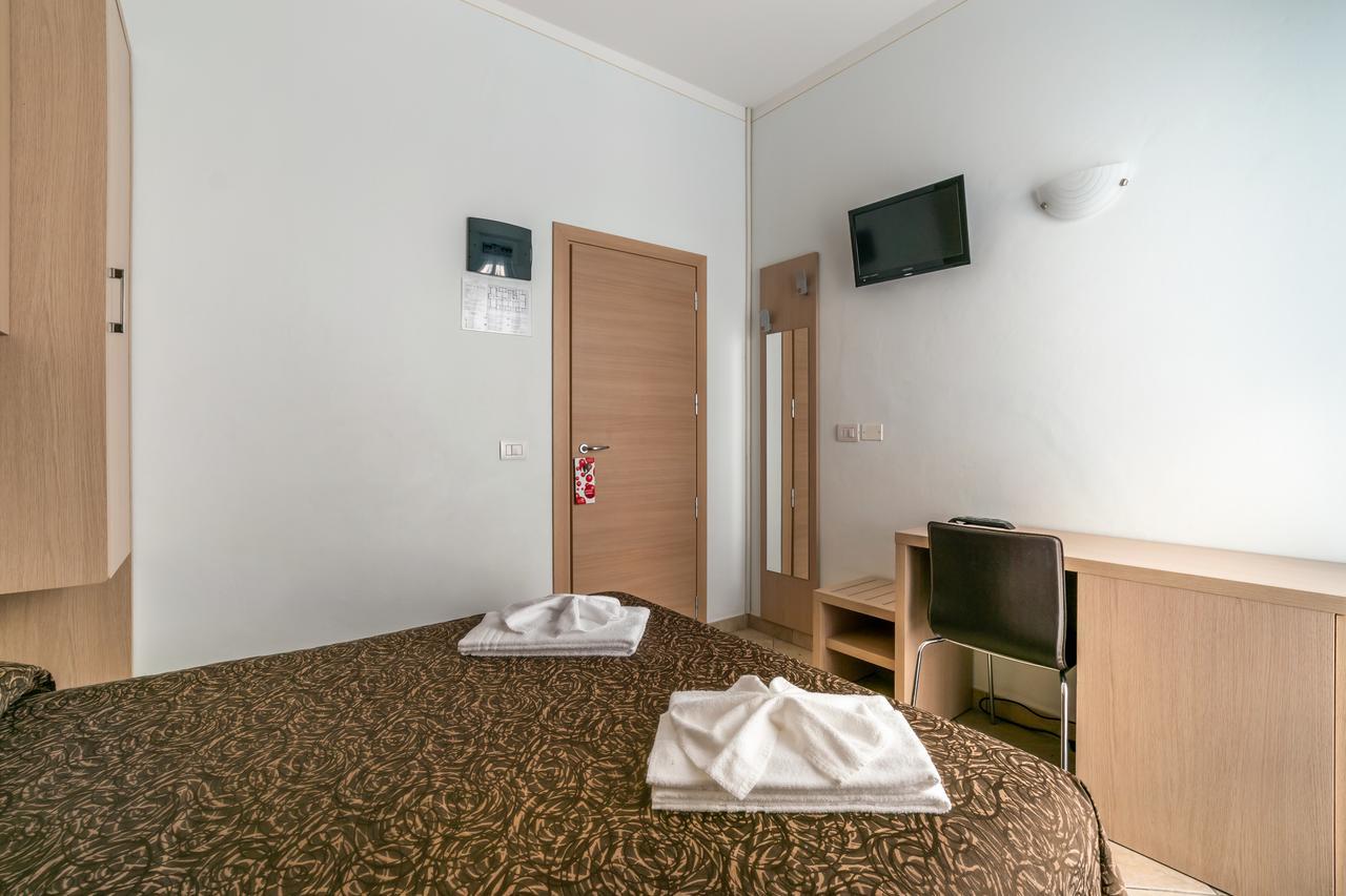 Double or Twin Room,665392077:JPEG