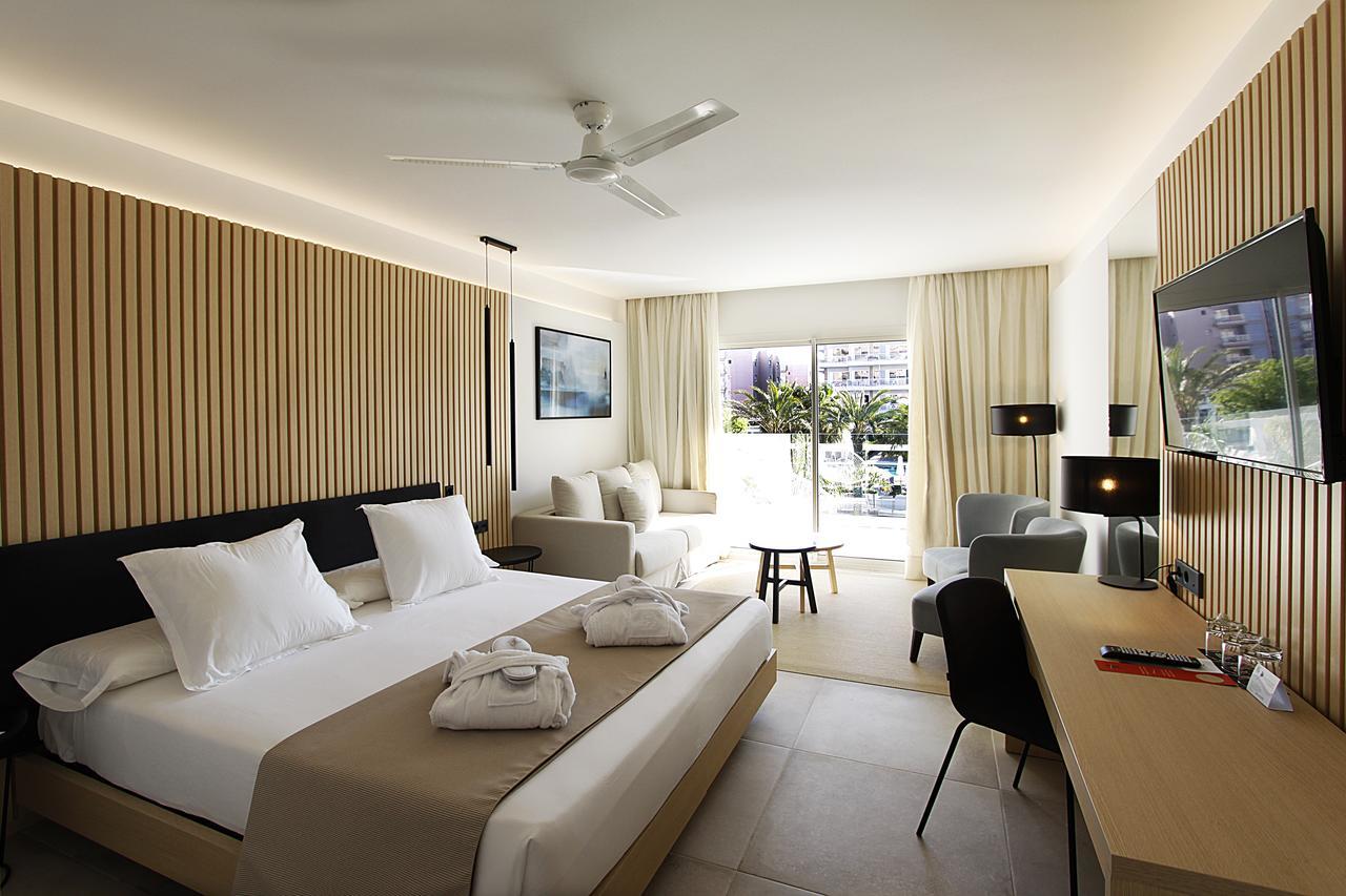 Junior Suite with Balcony (2 Adults),1207476790:JPEG