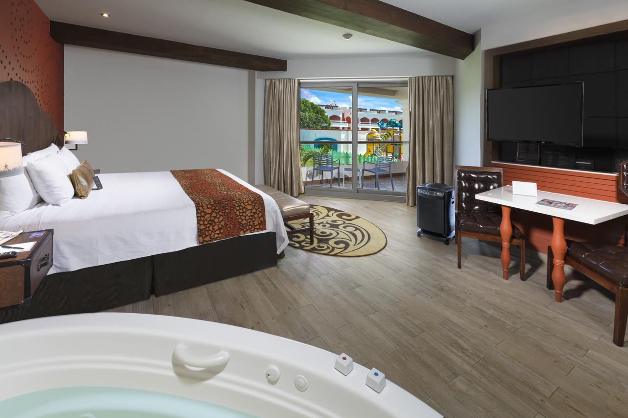 Deluxe Gold king bed