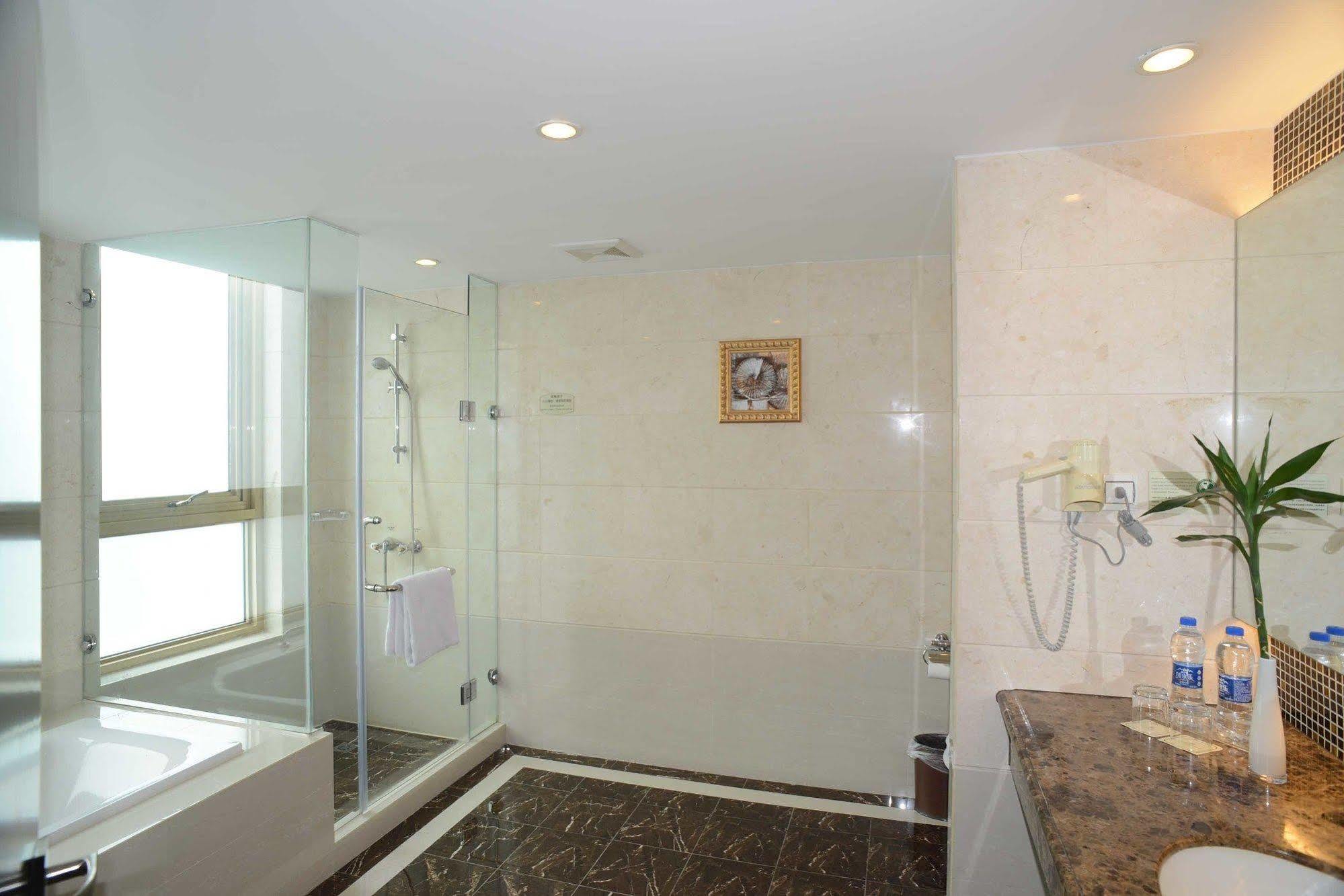 Executive Queen Room