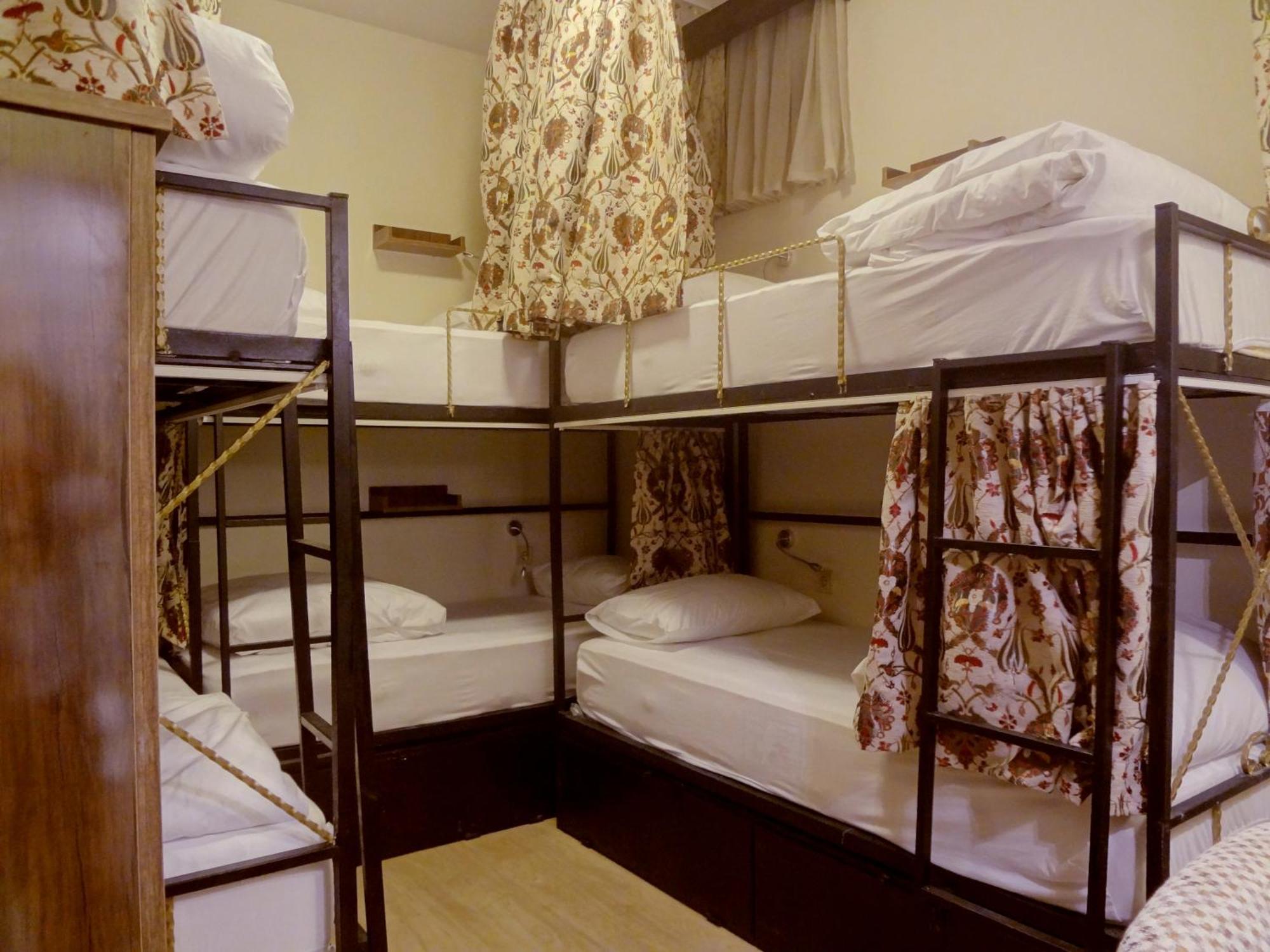 6 Bed Basement Female Dorm
