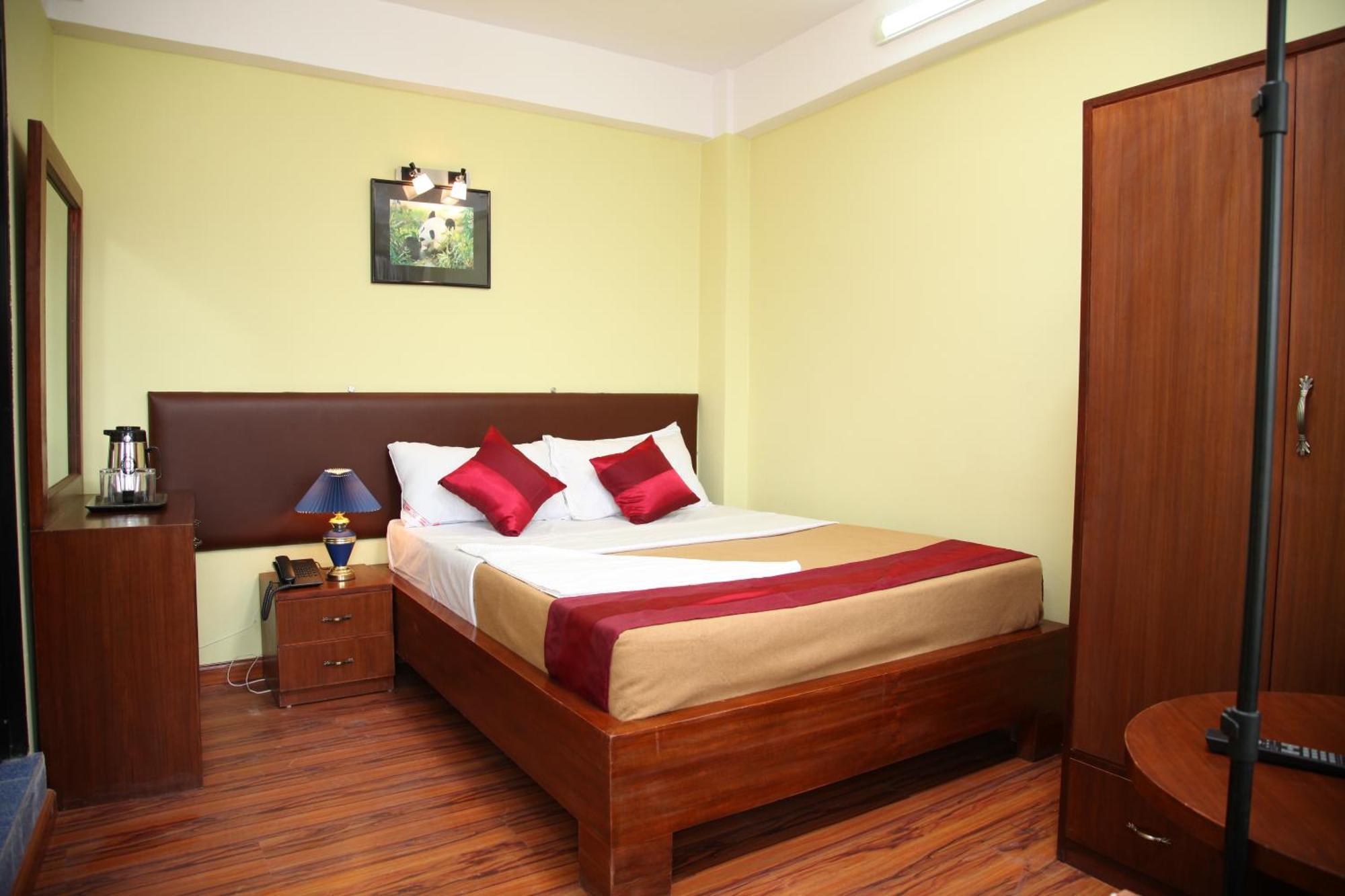 Deluxe Double or Twin Room