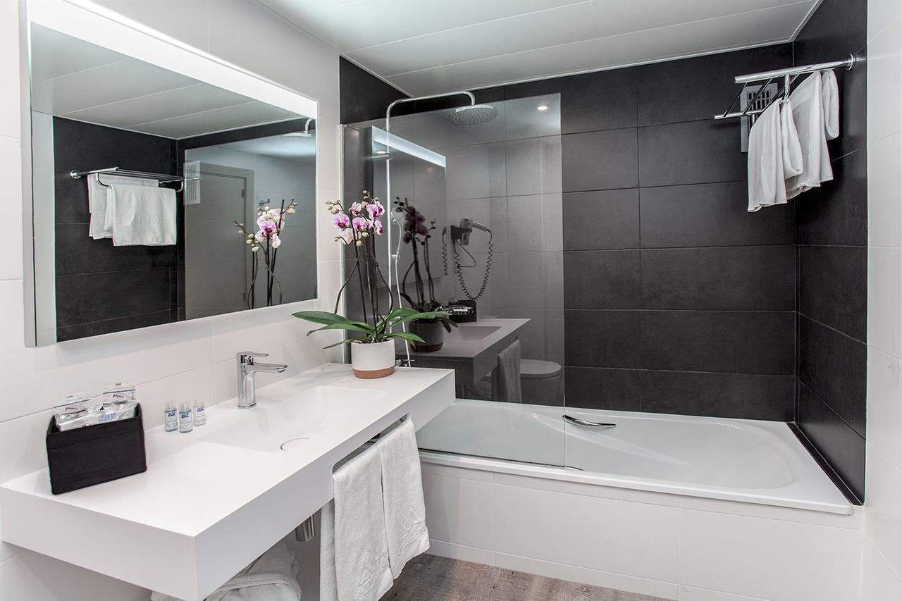 Twin Room (1-2 Adults)
