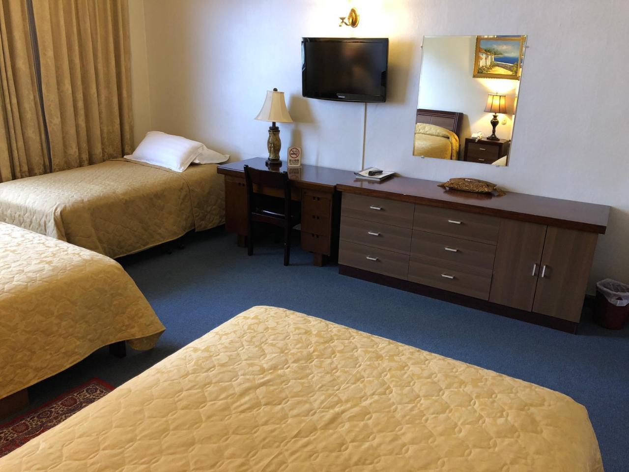 Basic Triple Room