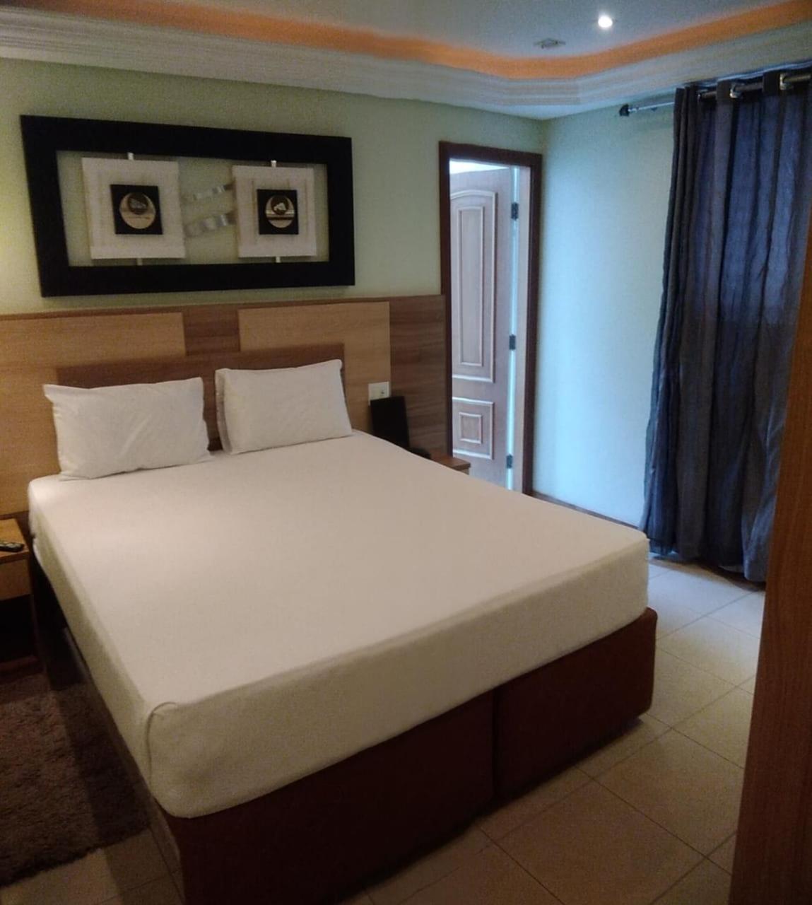 Double Room Spa Bath,724162102:JPEG