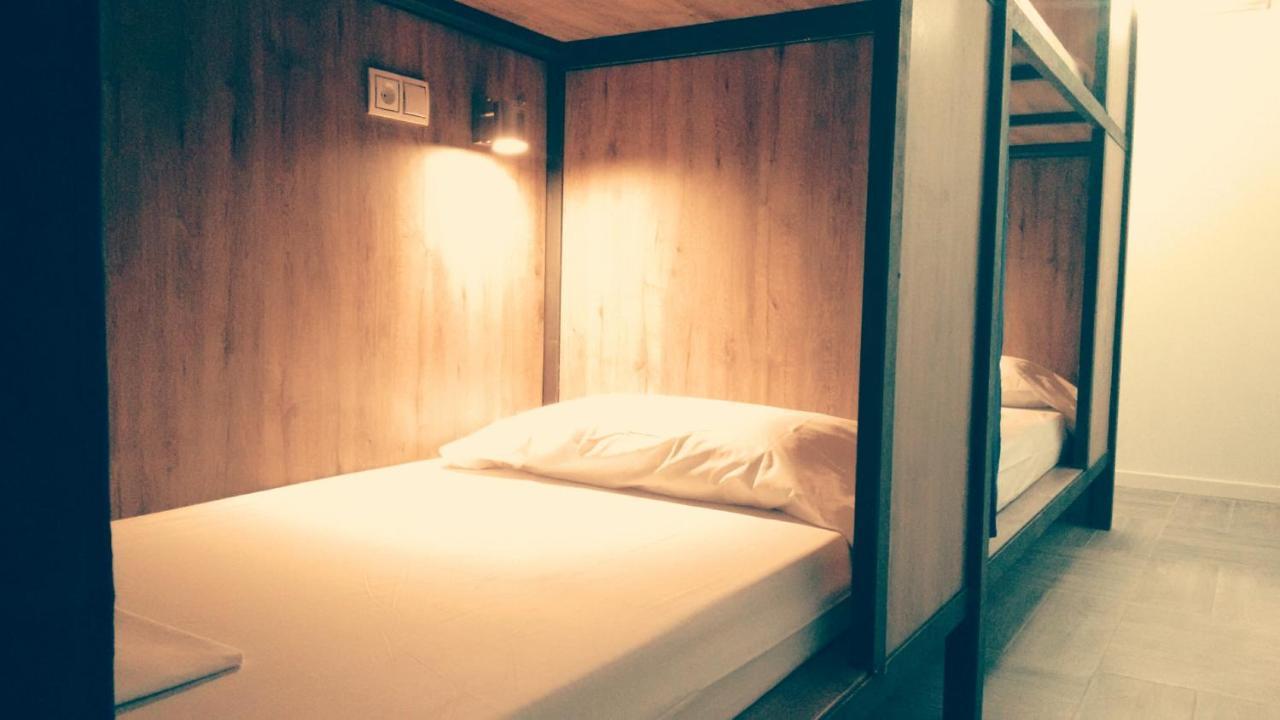 Bed 12-Bed Mixed Dormitory Room