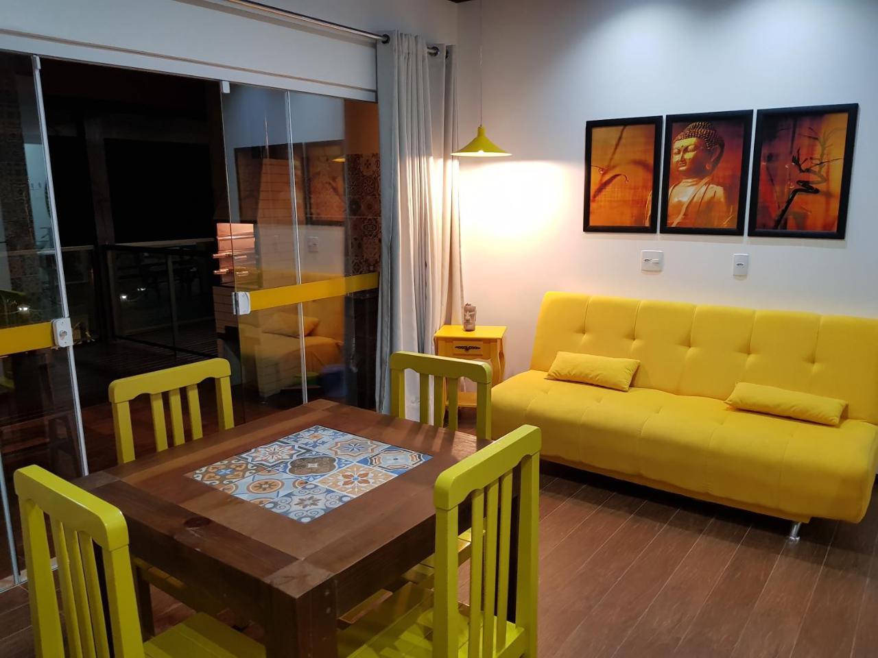 Apartamento com Varanda