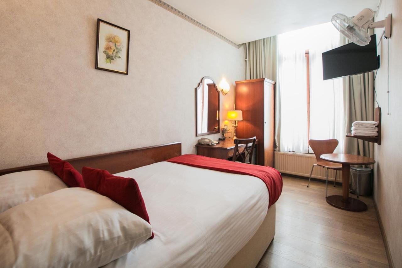 Habitación Doble pequeña con baño privado