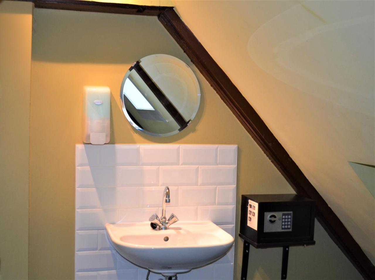 Zweibettzimmer mit Gemeinschaftsbad