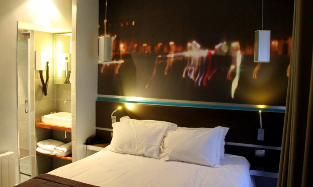 2 Adjoining Double Rooms.,644198814:JPEG