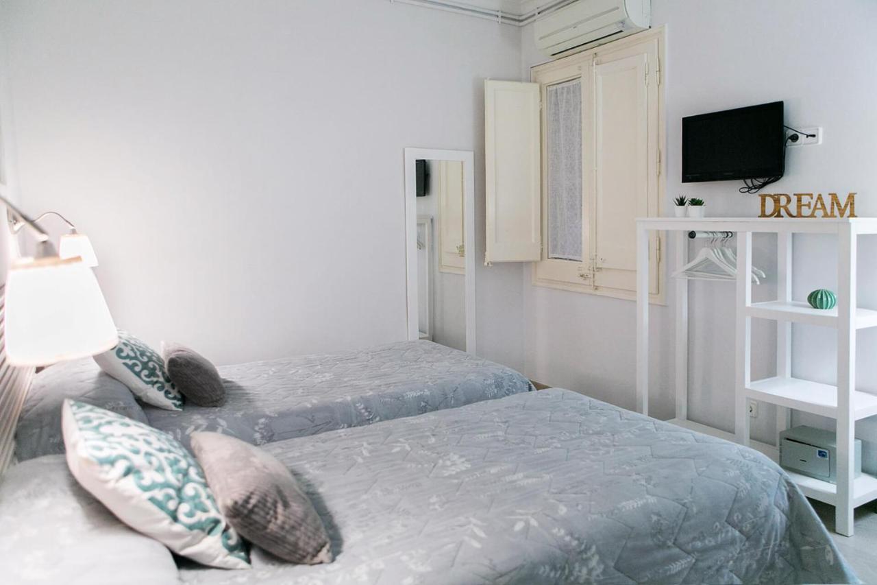 Camera Interna Doppia con Letti Singoli con Bagno in Comune