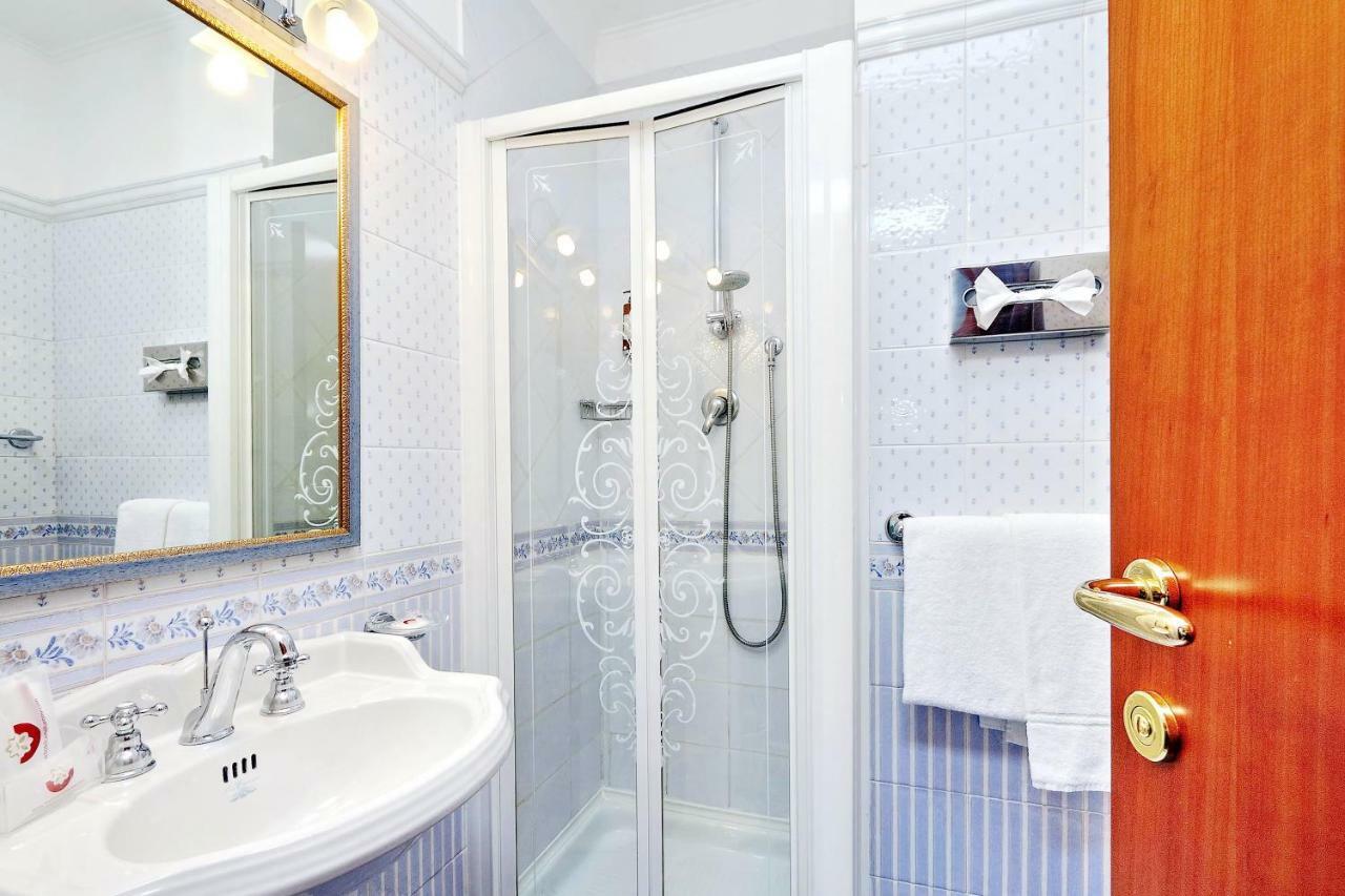 Quadruple Room,832448780:JPEG