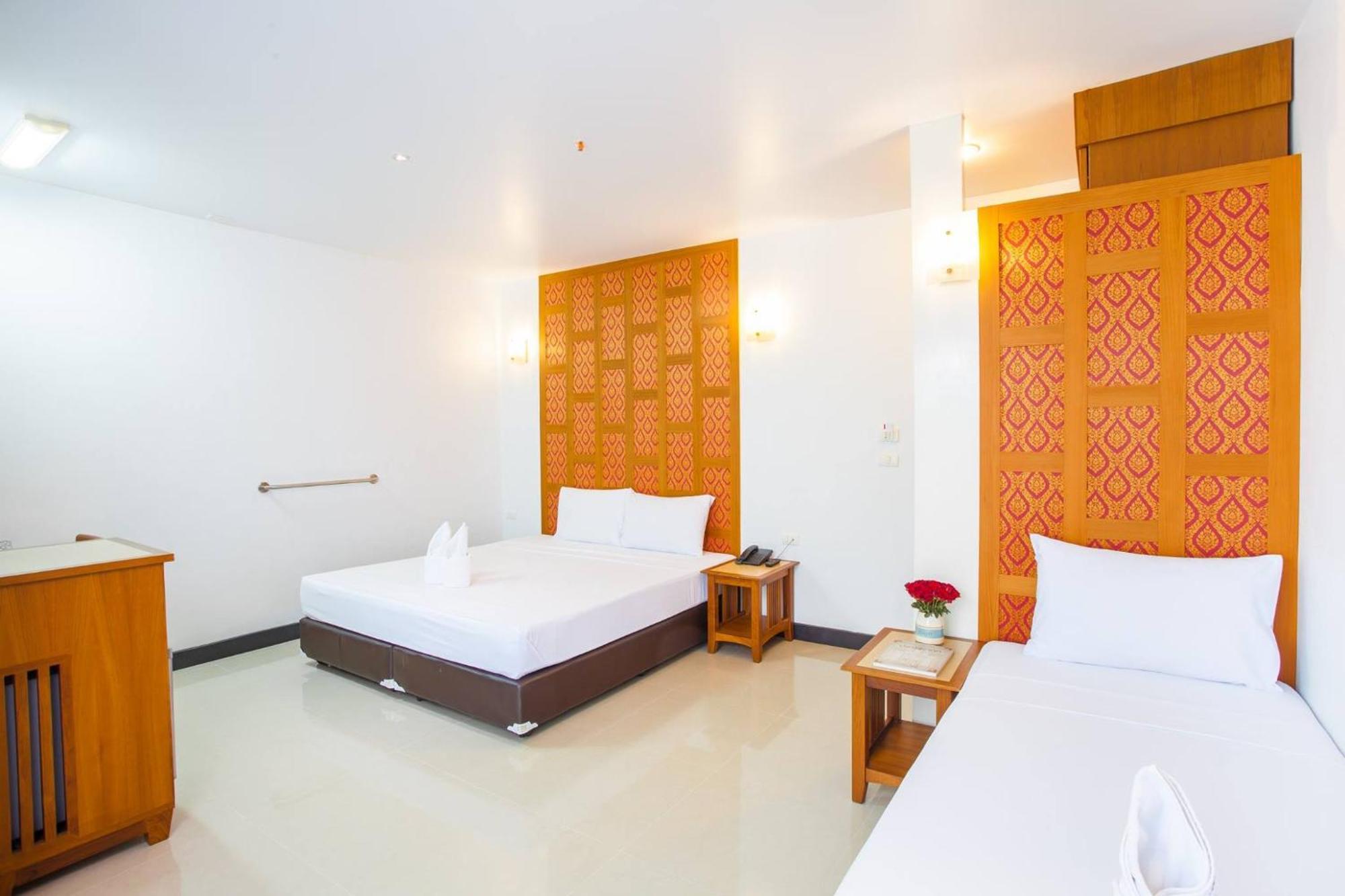 Deluxe Room Triple Beds