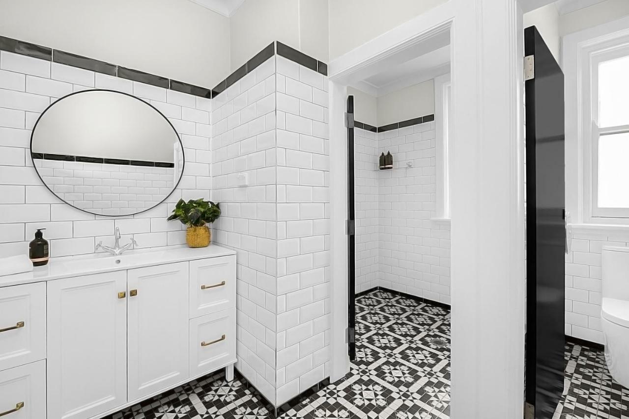 Queen Room with Shared Bathroom