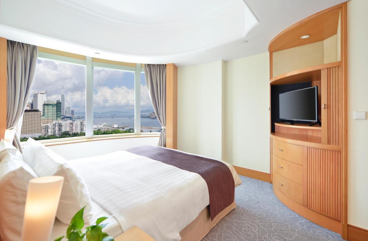 Executive Suite Lounge Access