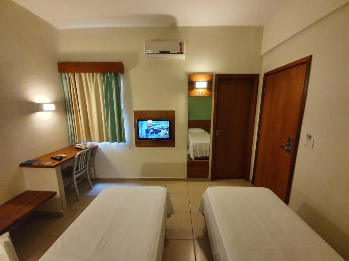 Twin Room 2 twin bed,817373753:JPEG