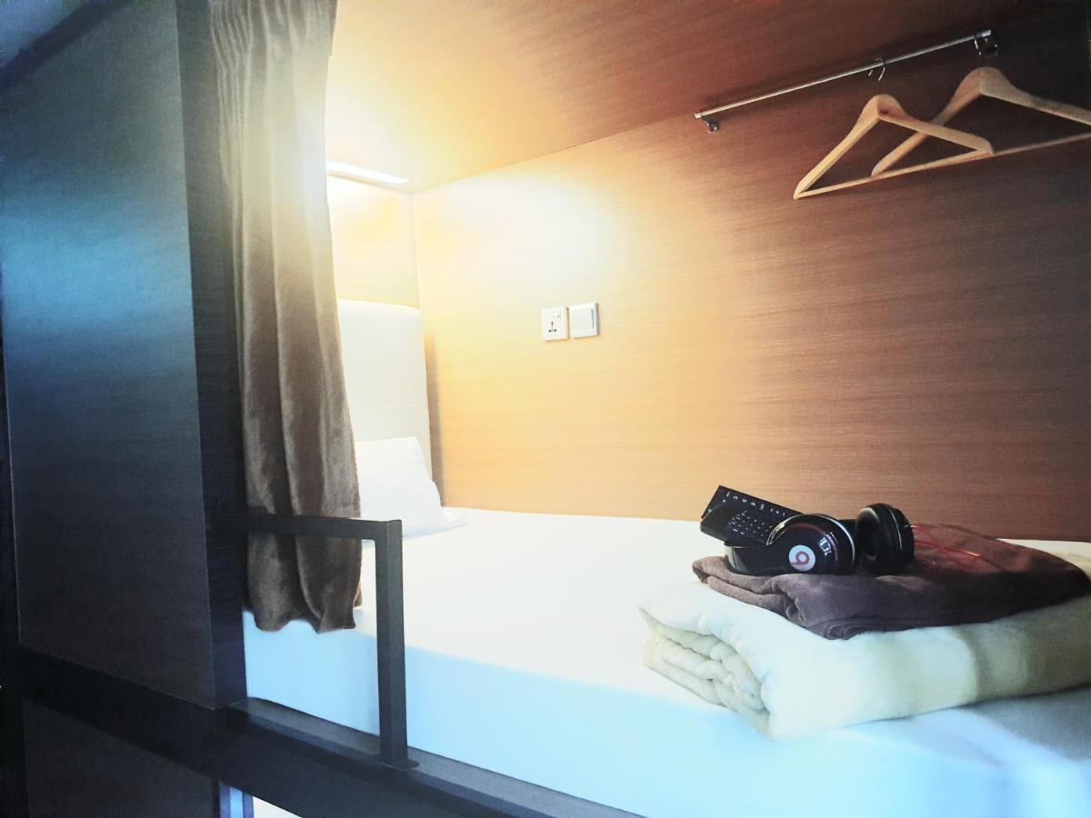 Super Single Mixed Capsule (Lower Deck) in a 4-Bedroom
