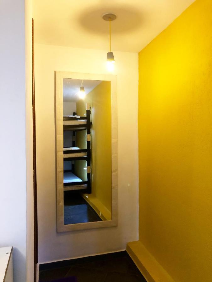 Cama em Dormitório Feminino com 6 Camas