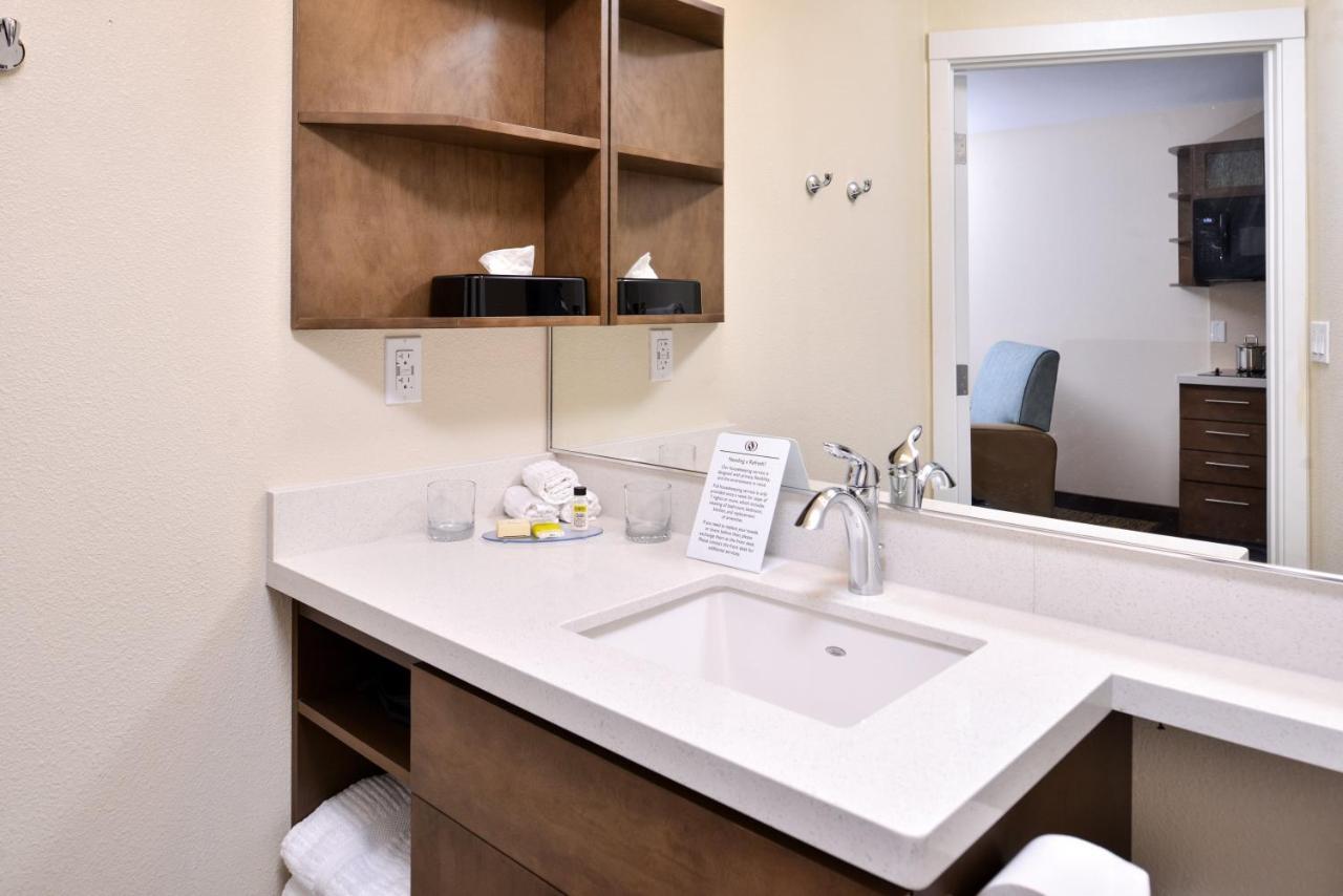 Queen Studio Suite with Two Queen Beds - Non-Smoking