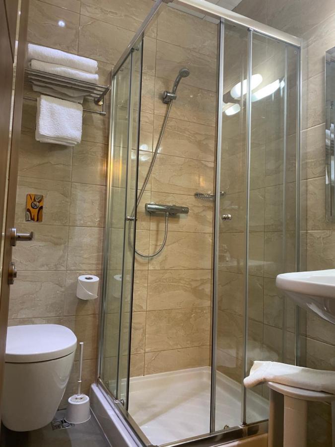 Economy Double or Twin Room Internal View