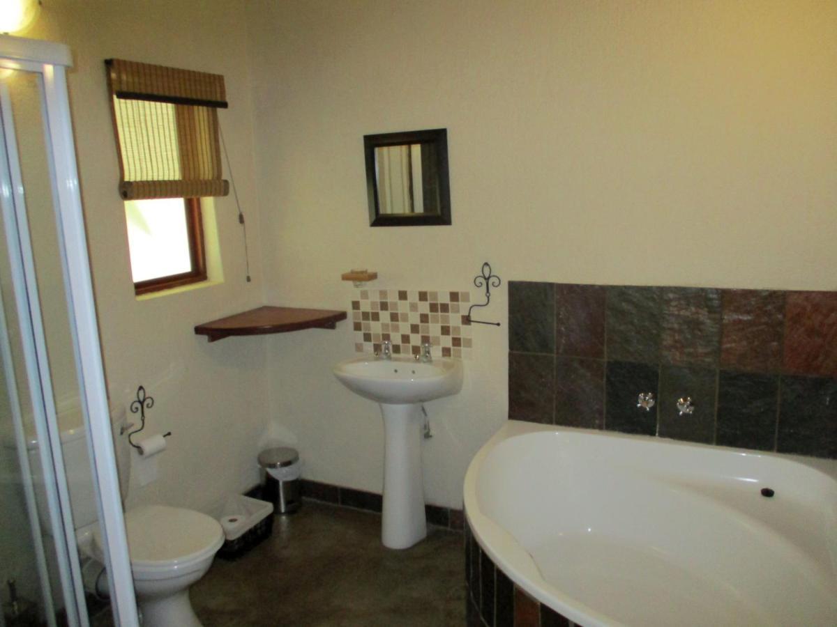 Twin Room Private Bathroom
