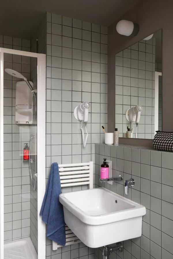 Quadruple Room with Private Bathroom
