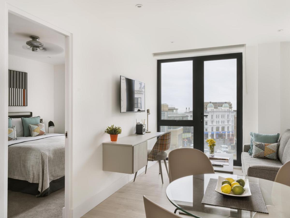 Suite de 1 dormitorio con balcón o terraza