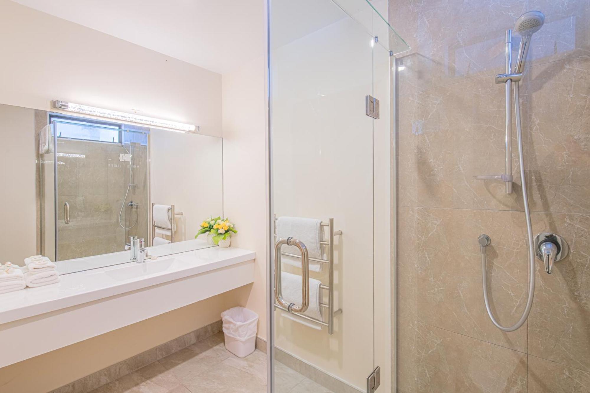 Standard Studio,996721123:JPEG