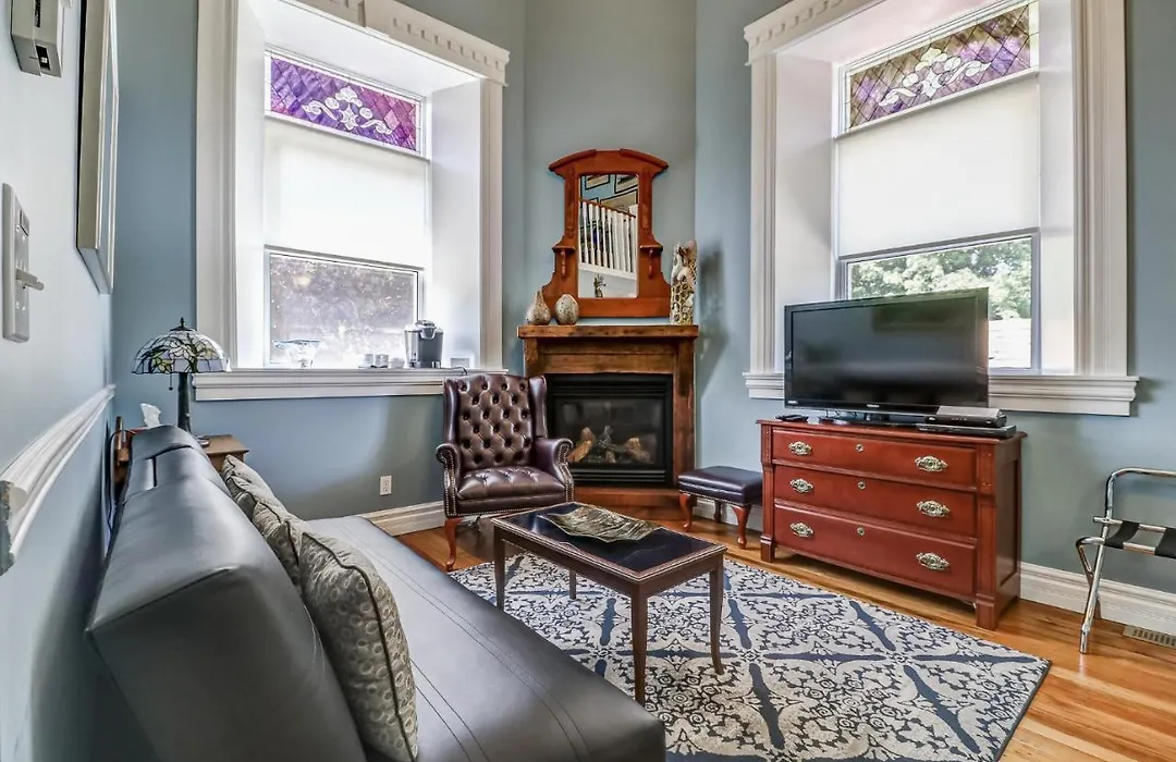School House Bed And Breakfast C.1859-1
