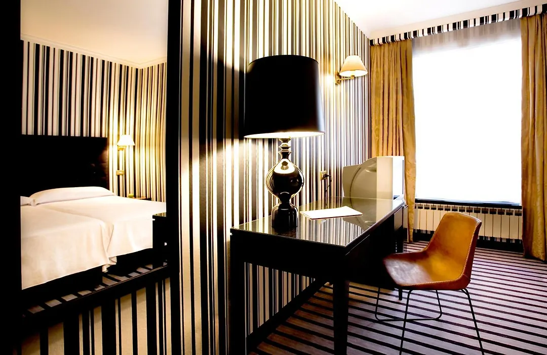 Hotel Clarin-1