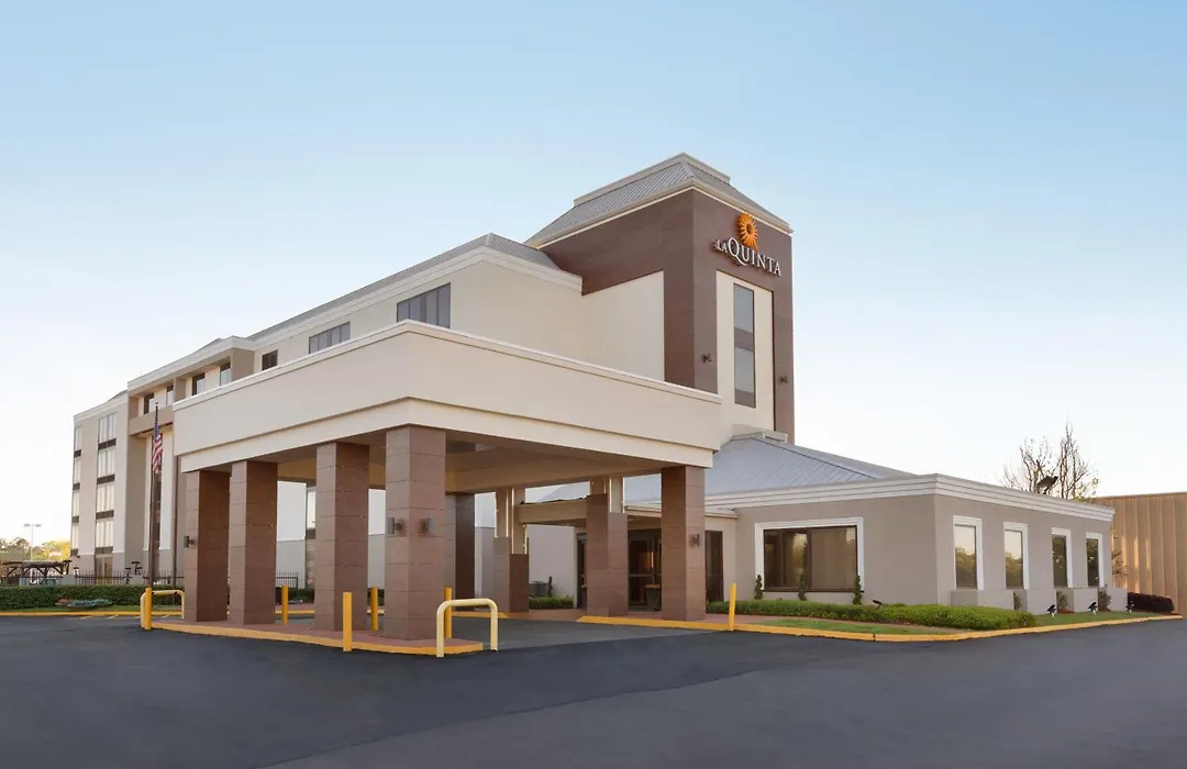 La Quinta Inn & Suites By Wyndham Dothan-1