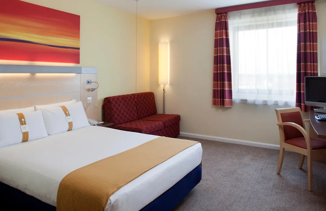 Holiday Inn Express London - Newbury Park, An Ihg Hotel-1