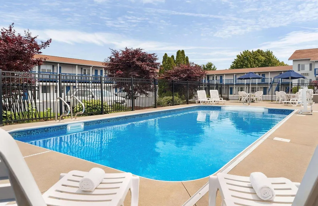 Days Inn By Wyndham Middletown/Newport Area-1