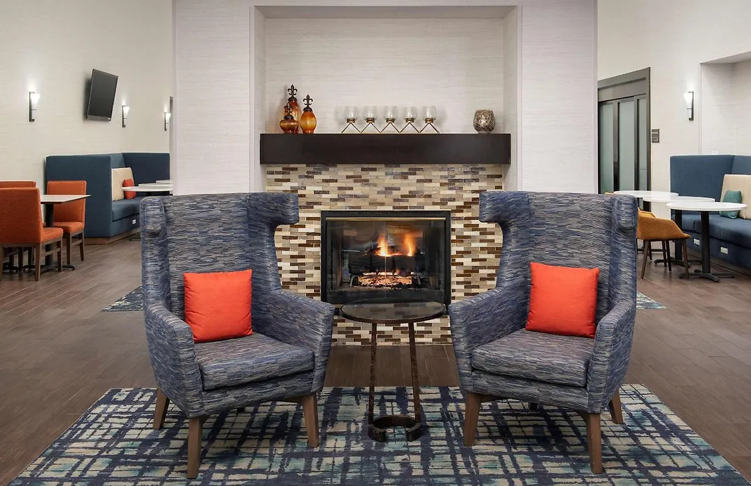 Hampton Inn & Suites Alpharetta-Windward-1