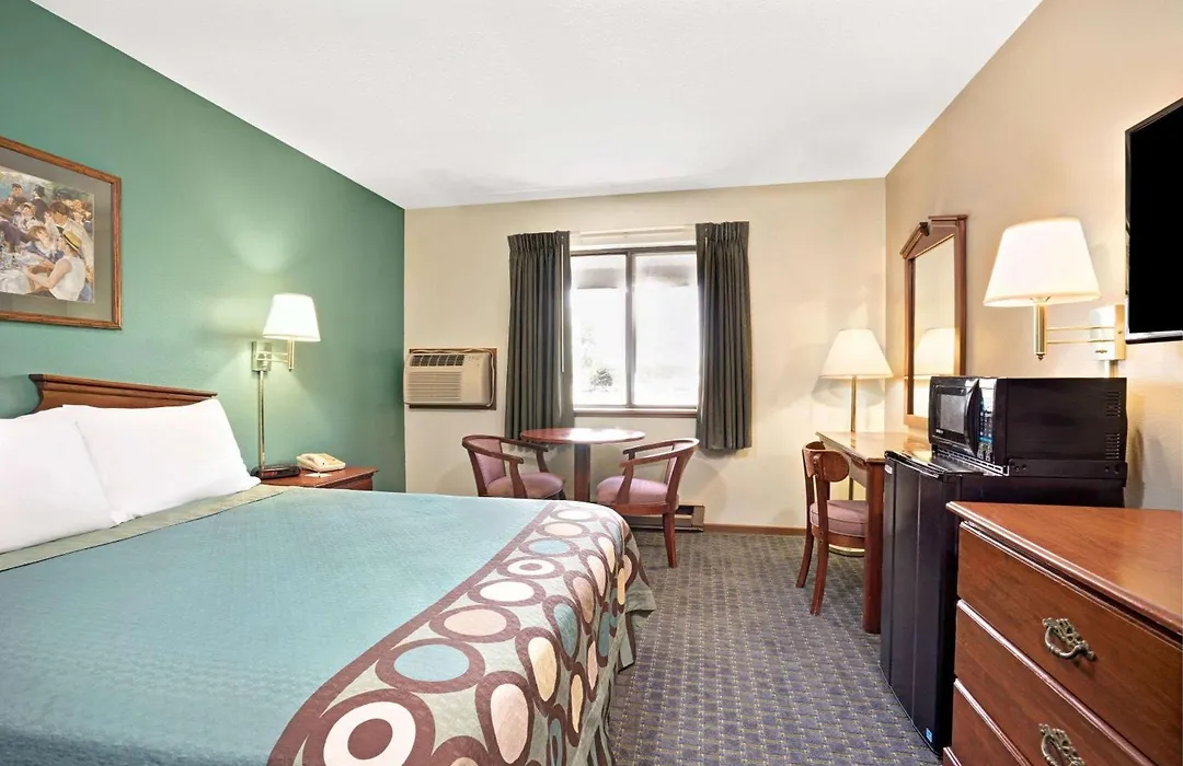 Super 8 By Wyndham Hudson-1
