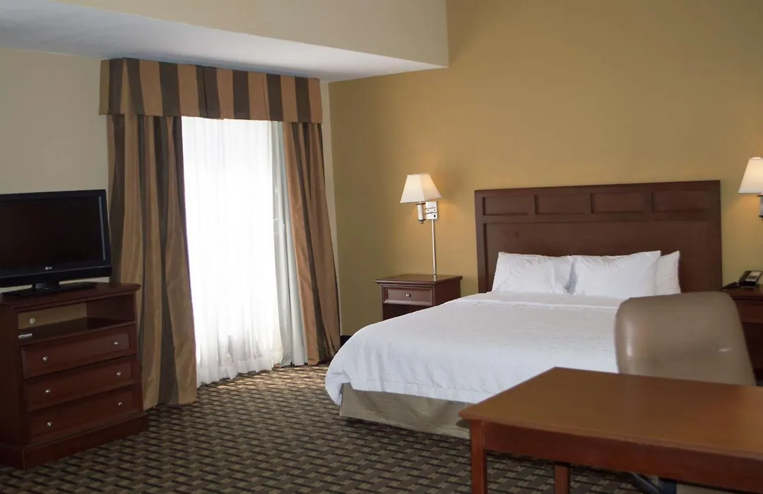 Hampton Inn & Suites Columbia At The University Of Missouri-1